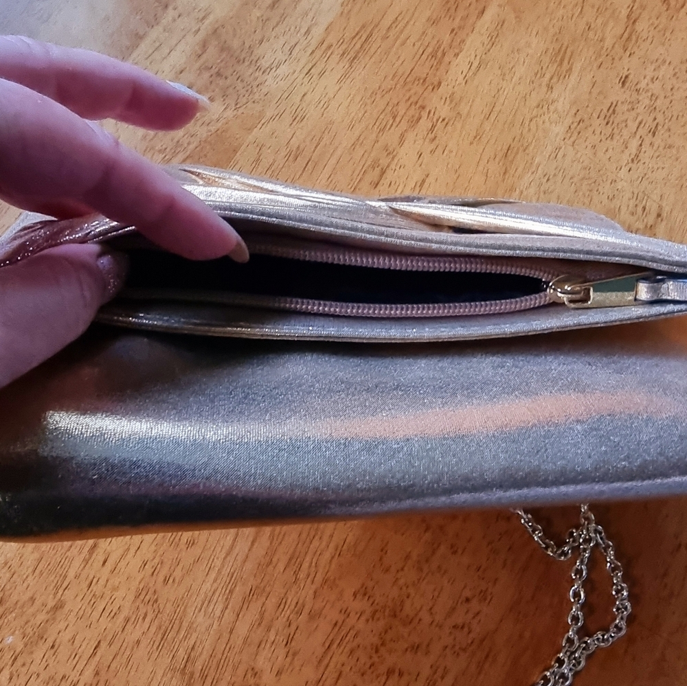 Kelly & Katie Rose Gold Metallic Elegant Clutch Bag With Shoulder Chain Strap - Picture 8 of 10